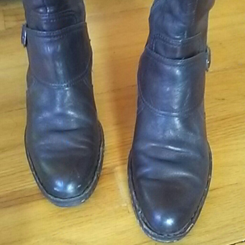 Black leather Born boots!